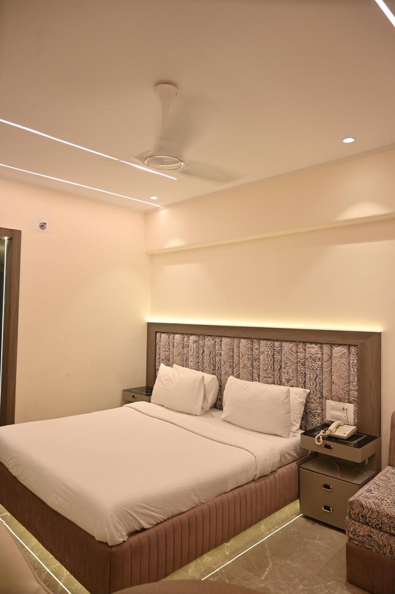 Kumar Resort By Turtle, Lonavala Exterior photo